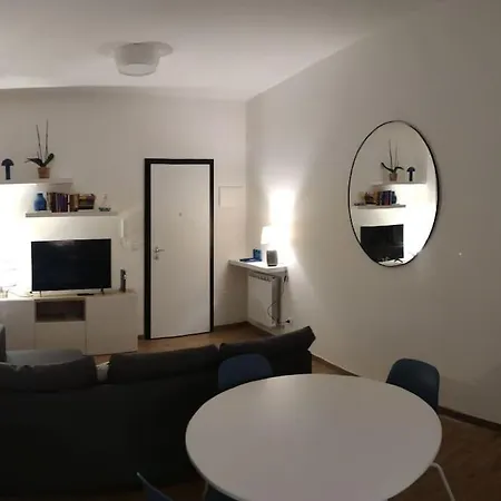 Al Mare Da Ombretta Apartment