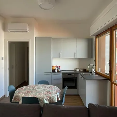 Al Mare Da Ombretta Apartment