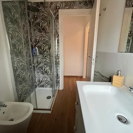 Al Mare Da Ombretta Apartment