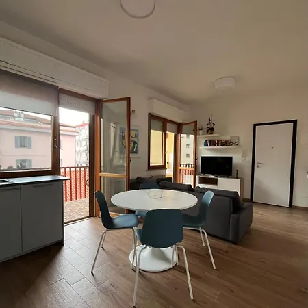Al Mare Da Ombretta Apartment